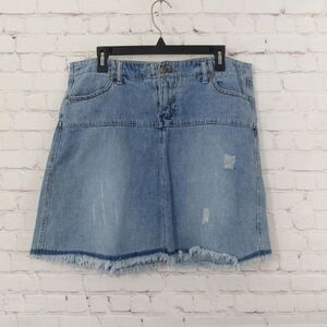Vintage Paris Blues Juniors Denim Skirt Size 15 Light Wash Distressed w/ Pockets